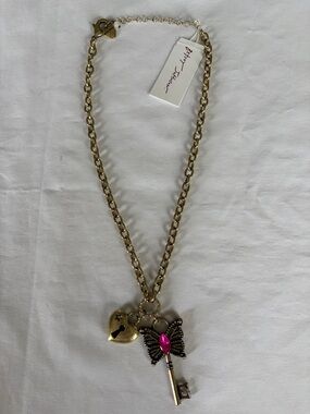 Betsey Johnson Gold Tone Butterfly Key Heart Necklace with Pink Stone NWT